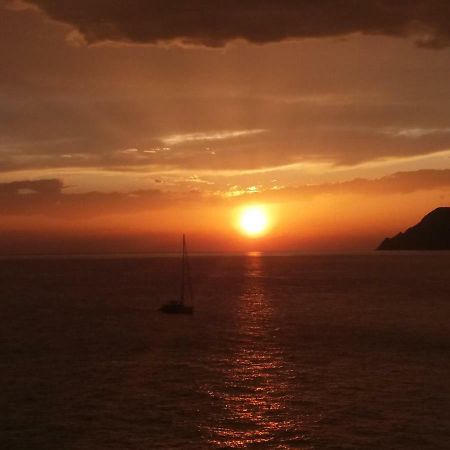 Ca'La Luna - In Centro Con Terrazza Διαμέρισμα Ριοματζόρε Εξωτερικό φωτογραφία